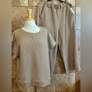 See And Be Seen Brown & White Textured Top and Crop Pant Set NWT Size Large